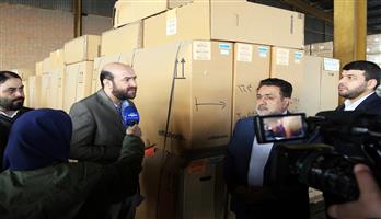 حضور دکتر اسلام پناه درگمرگ غرب تهران و دستور ترخیص ۷۰۰ ویلچر‌های دپو شده